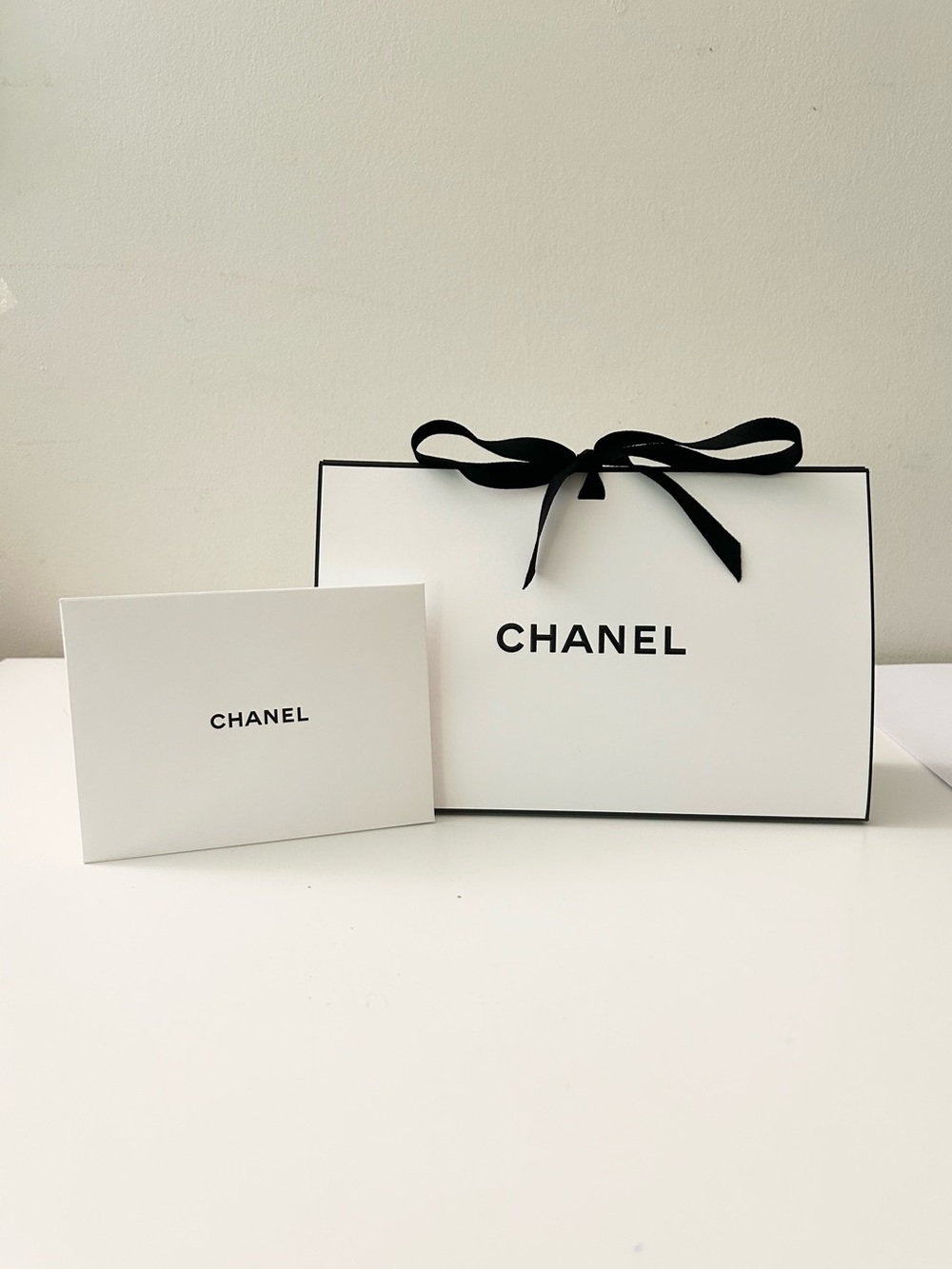 🌸CHANEL Gift Bag with tissue paper & card